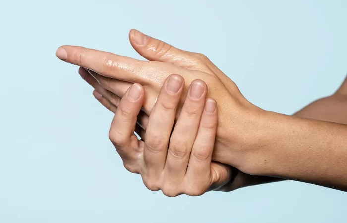 Por que estou sentindo formigamento nas mãos?